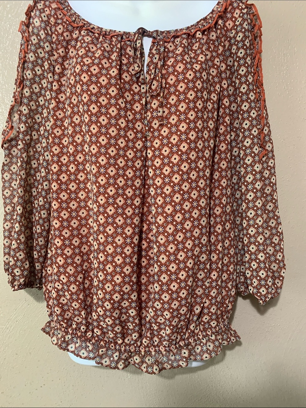 Max Studio size XL Rust Floral Tie-Neck Cold-Shoulder Blouse NWT